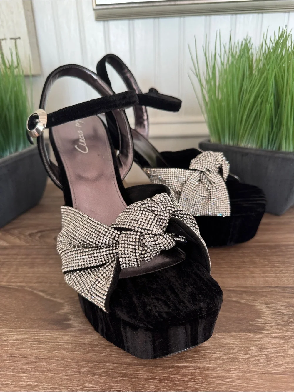 Sam Edelman NY Circus Edgy Rhinestone Bow Black Velvet Platform Sz10